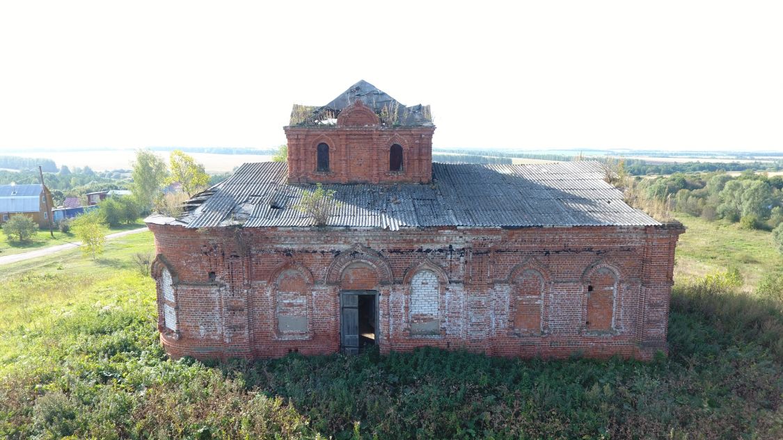 Церковь Троицы Живоначальной (новая), Горные Березники (Дальнеконстантиновский район, Нижегородская область). общий вид в ландшафте