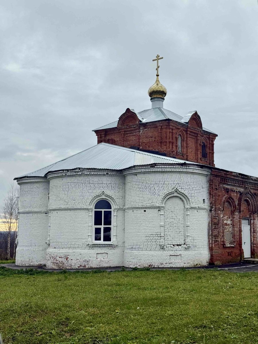 архитектурные детали. Церковь Троицы Живоначальной (новая), Горные Березники (Дальнеконстантиновский район, Нижегородская область)
