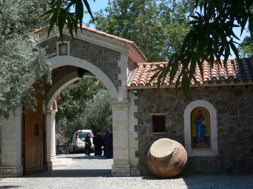 Монастырь Божией Матери Махериотиссы (Махерас), Лазания (Никосия, Кипр). архитектурные детали