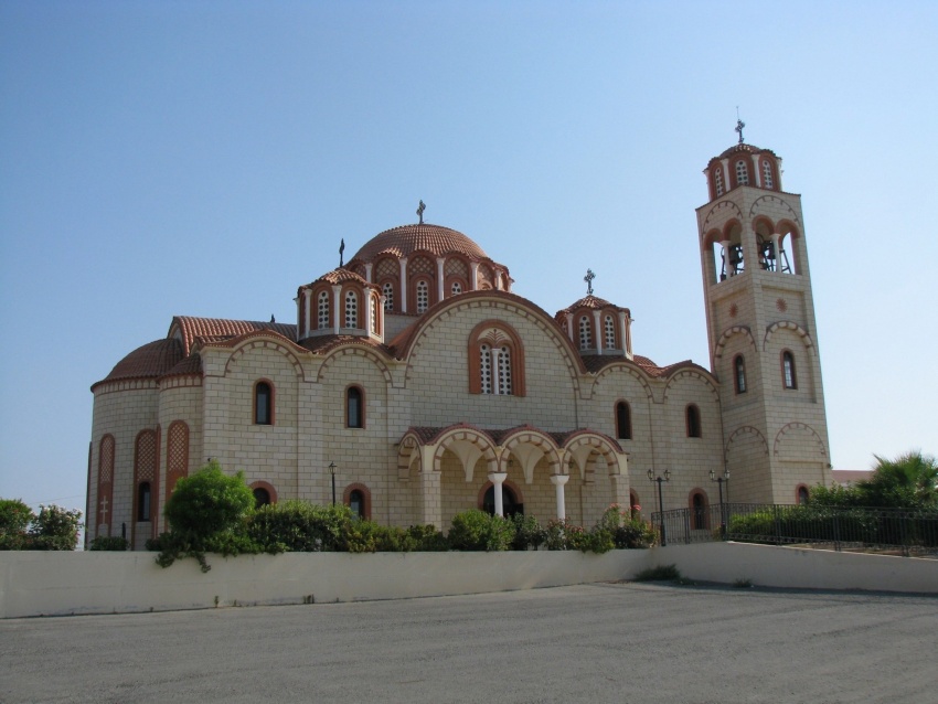 Церковь Варвары великомученицы (новая), Паралимни (Фамагуста, Кипр). фасады