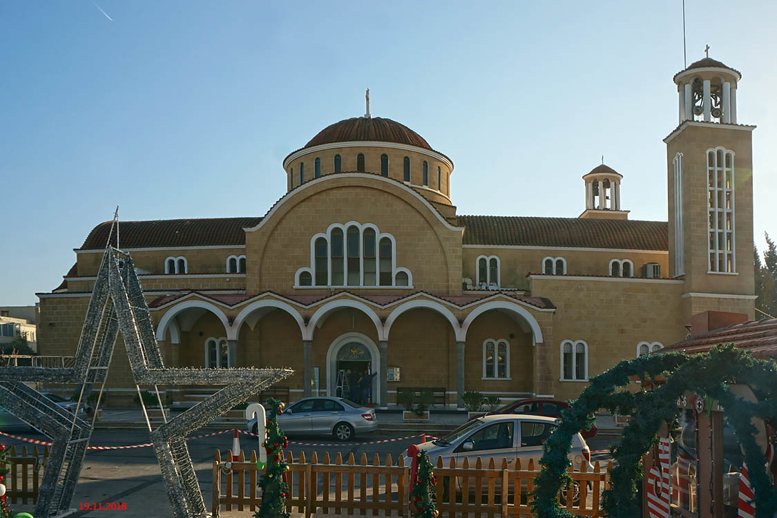 Паралимни. Церковь Георгия Победоносца (новая). фасады