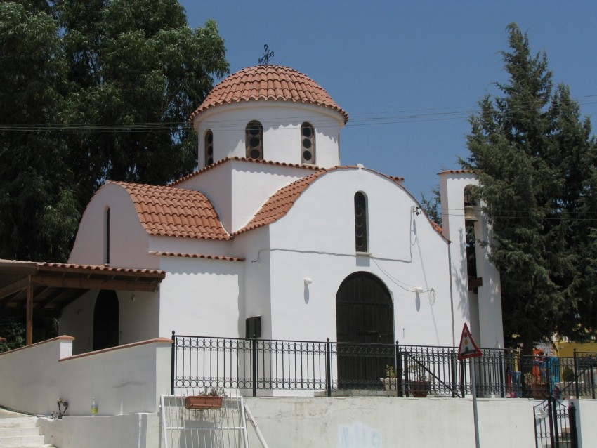 Церковь Луки Евангелиста, Арадиппу (Ларнака, Кипр). общий вид в ландшафте