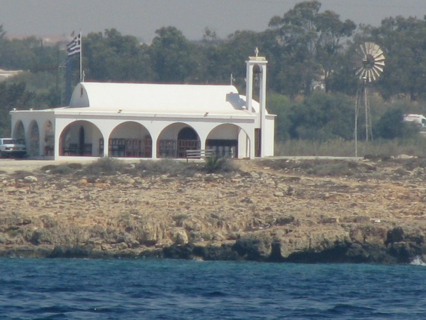 Церковь Феклы Иконийской, Айа-Напа (Фамагуста, Кипр). общий вид в ландшафте