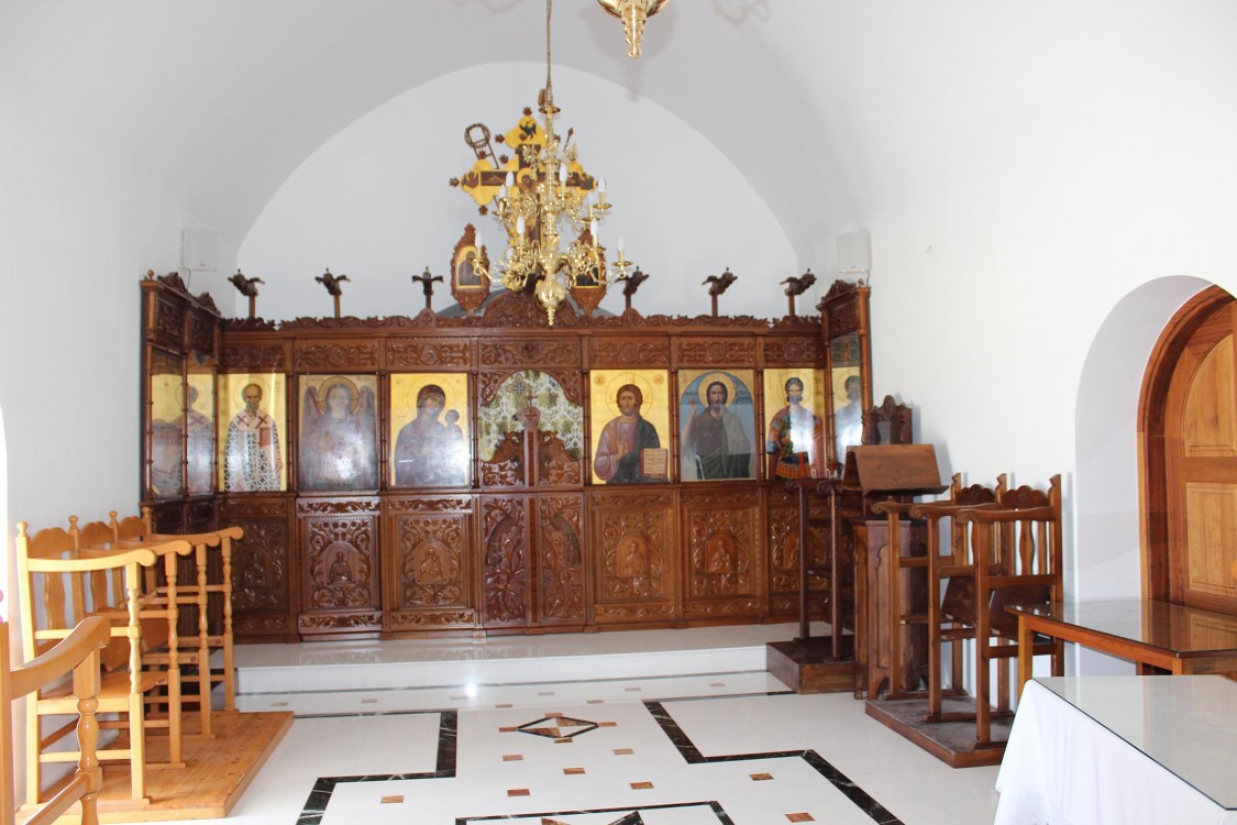 Церковь Феклы Иконийской, Айа-Напа (Фамагуста, Кипр). интерьер и убранство