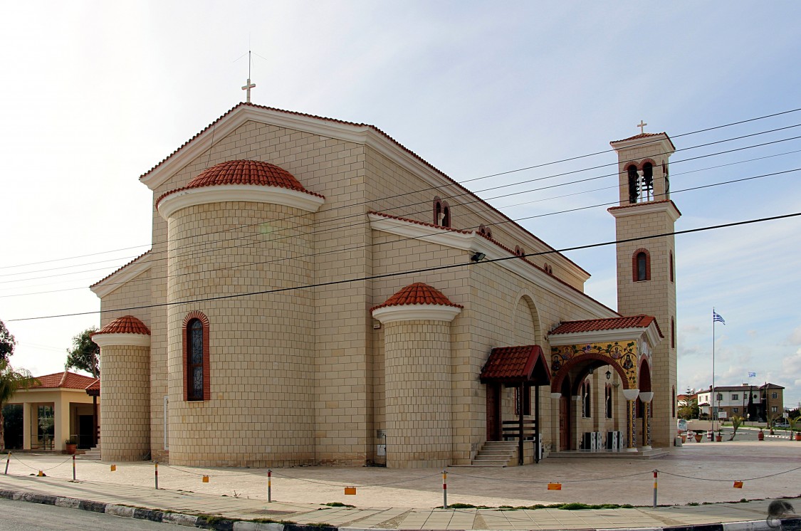 Ларнака. Церковь Варнавы апостола. фасады