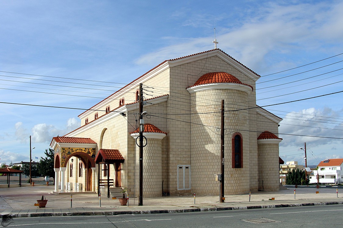Ларнака. Церковь Варнавы апостола. фасады