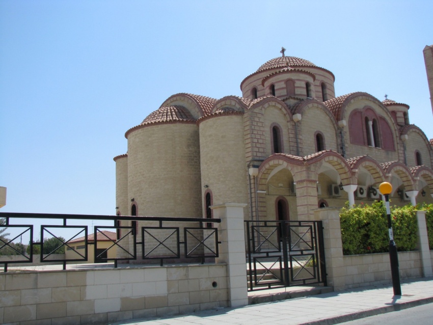 Церковь Феклы Иконийской, Ларнака (Ларнака, Кипр). общий вид в ландшафте