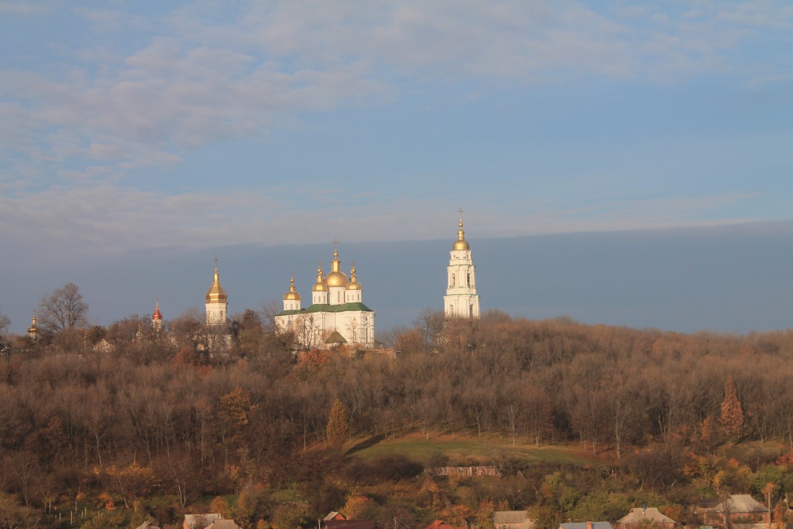 Полтава. Крестовоздвиженский монастырь. общий вид в ландшафте