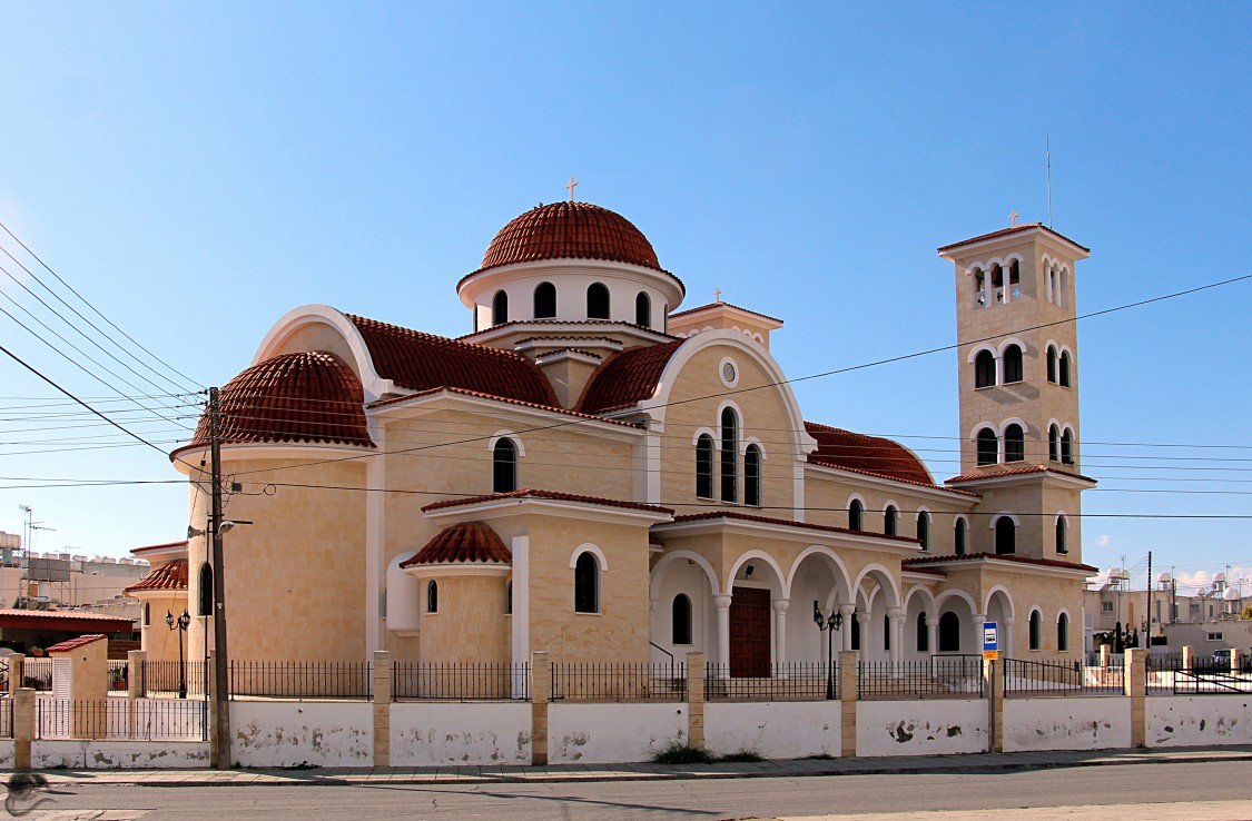 Ларнака. Церковь Космы и Дамиана. фасады