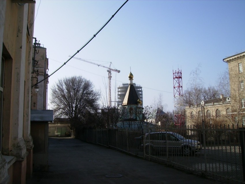 Часовня Кирилла и Мефодия при колледже связи, Ростов-на-Дону (Ростов-на-Дону, город, Ростовская область). общий вид в ландшафте, Вид  с  улицы