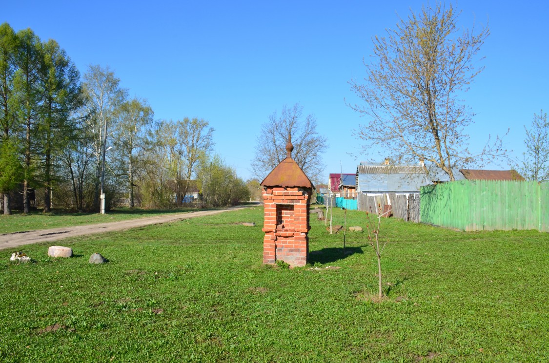 Часовенный столб, Абросимово (Камешковский район, Владимирская область). общий вид в ландшафте