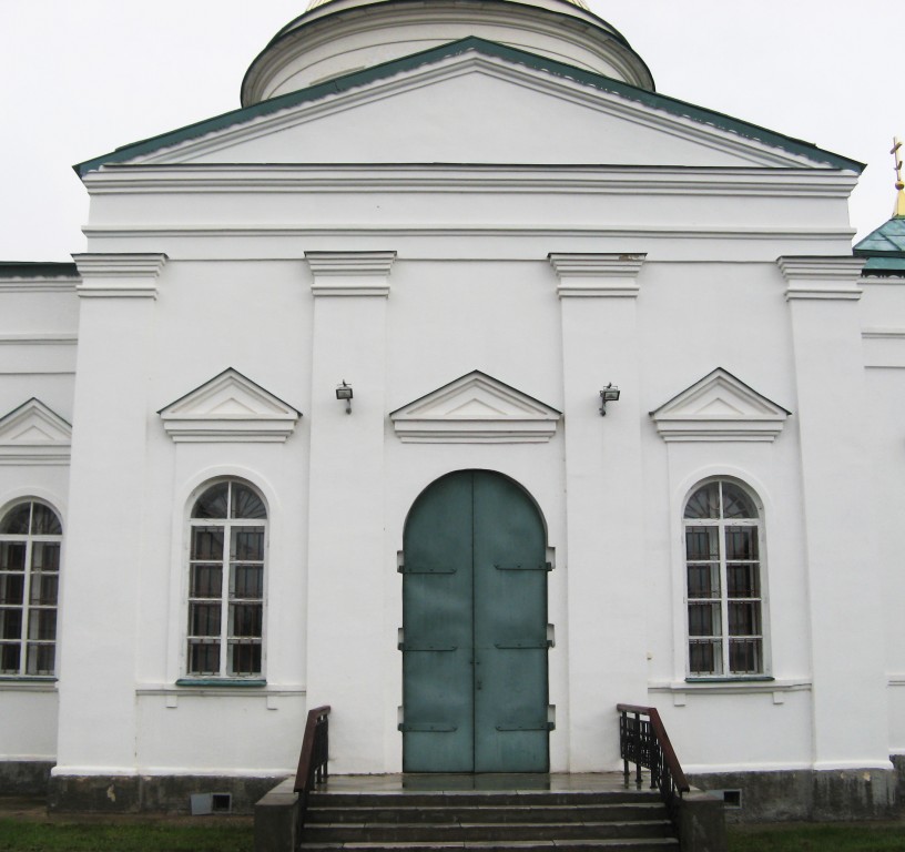 Церковь Казанской иконы Божией Матери, Грязи (Грязинский район, Липецкая область). архитектурные детали, Южный фасад главного объема с вратами