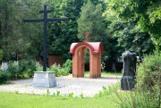 Церковь Успения Пресвятой Богородицы, Часовня и крест на территории церкви<br>, Ладожская, Усть-Лабинский район, Краснодарский край