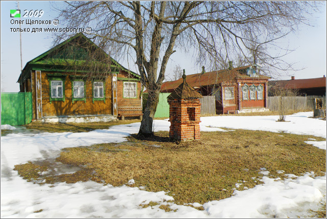 Часовенный столб, Абросимово (Камешковский район, Владимирская область). общий вид в ландшафте, Вид с юго-запада