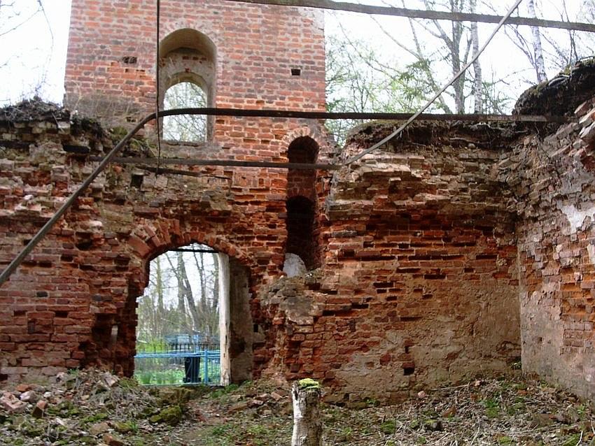 Церковь Покрова Пресвятой Богородицы, Дрогачёво (Нелидовский городской округ, Тверская область). интерьер и убранство, вид на трапезную и колокольню от основного объема