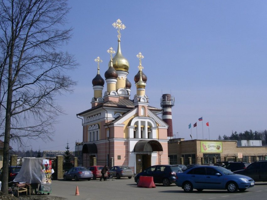 Ульяновского лесопарка, посёлок. Церковь иконы Божией Матери 