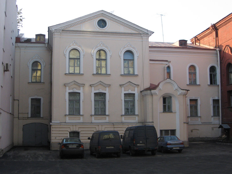 Подворье Троице-Сергиевой лавры, Центральный район (Санкт-Петербург, г. Санкт-Петербург). фасады, Дворовый фасад подворья Троице-Сергиевой лавры