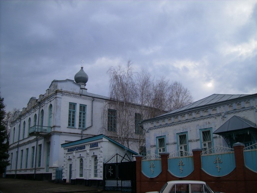 Кореновск. Успенский женский монастырь. общий вид в ландшафте, Вид  с  севера