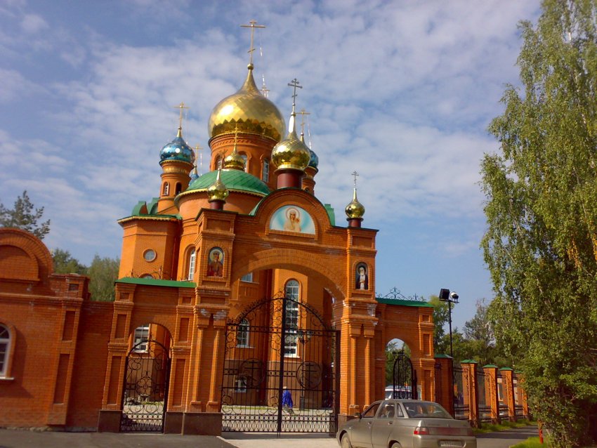 Церковь Серафима Саровского, Екатеринбург (Екатеринбург (МО город Екатеринбург), Свердловская область). фасады, Храм Сарафима Саровского