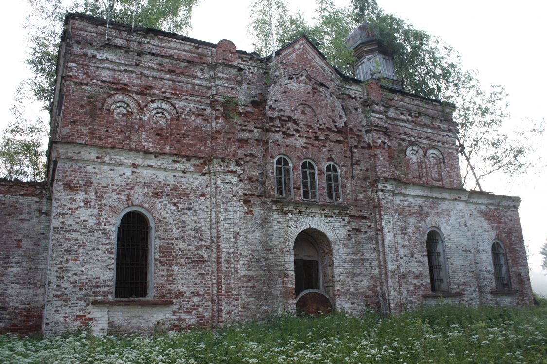 Церковь Троицы Живоначальной, Турны (Бологовский район, Тверская область). архитектурные детали