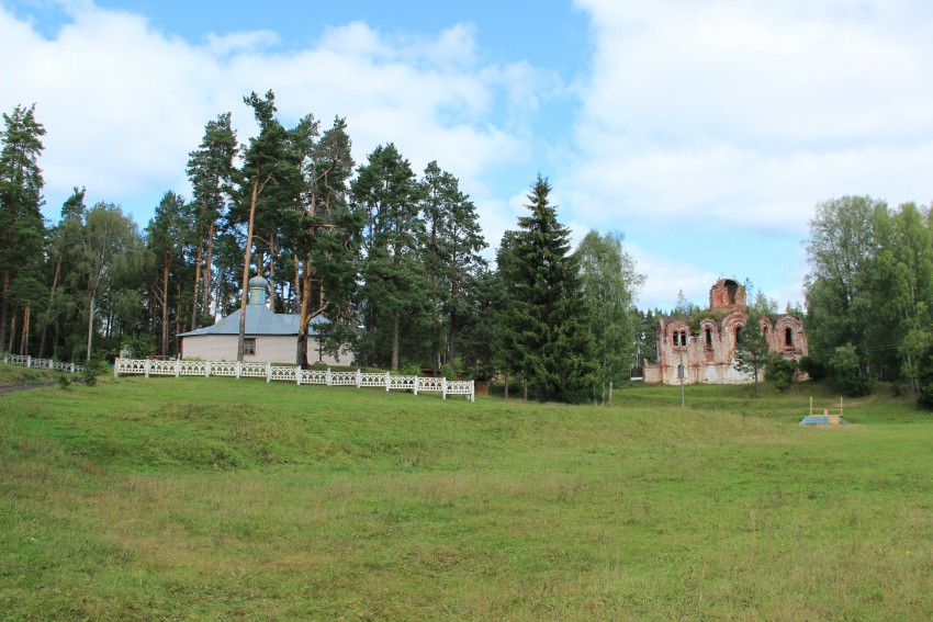 Лыкошино. Церковь Иверской иконы Божией Матери. общий вид в ландшафте