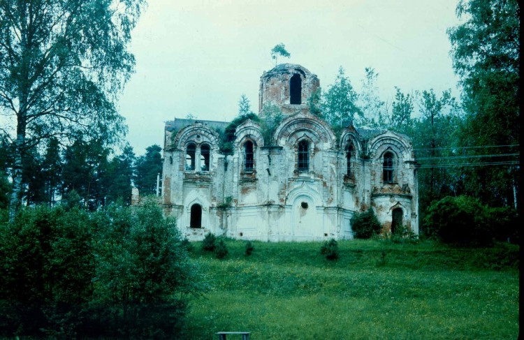 Лыкошино. Церковь Иверской иконы Божией Матери (старая). фасады, 1993