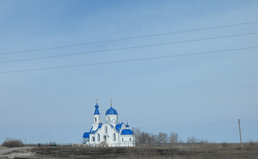Большая Поляна. Церковь Сергия Радонежского. общий вид в ландшафте