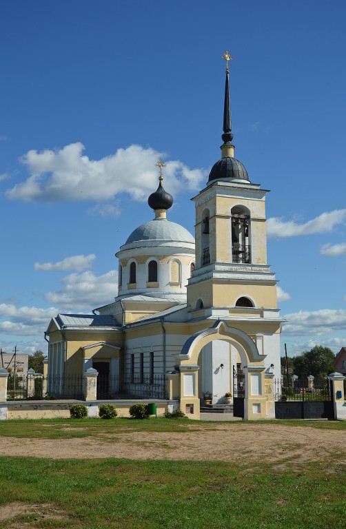 Юрьево-Девичье. Церковь Георгия Победоносца. фасады