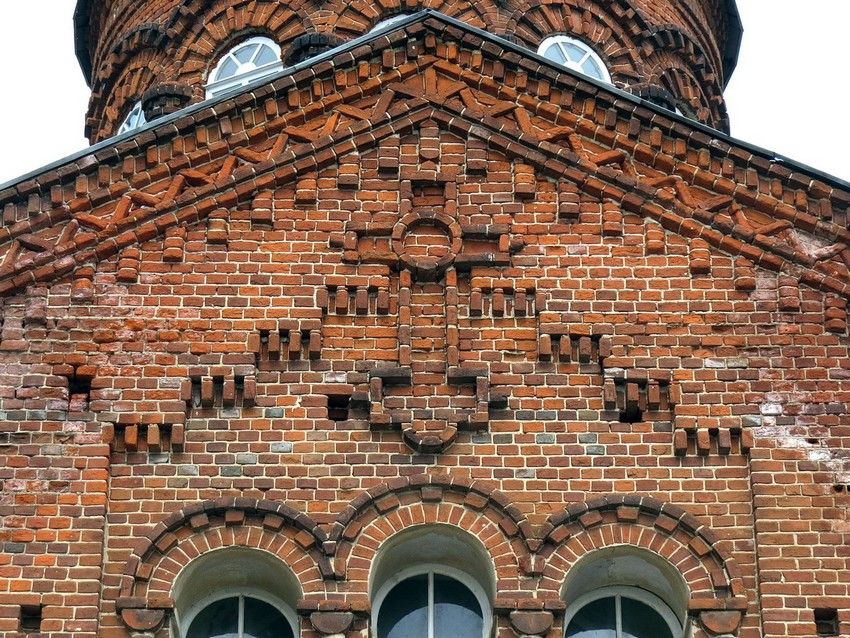 Церковь Рождества Христова, Данков (Данковский район, Липецкая область). архитектурные детали, Фрагмент южного фасада