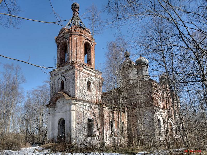 Турны. Церковь Троицы Живоначальной. фасады