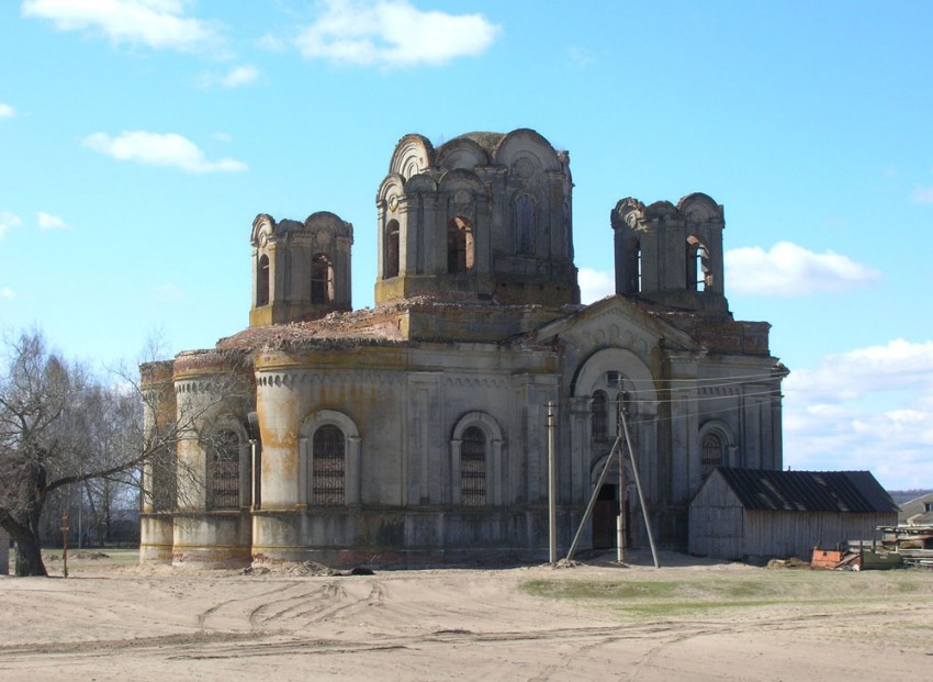 Церковь Рождества Христова, Излегоще (Усманский район, Липецкая область). общий вид в ландшафте