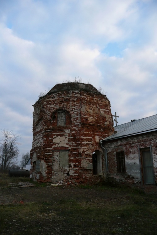 Рощинский. Раненбургская Петропавловская пустынь. Церковь Успения Пресвятой Богородицы. фасады