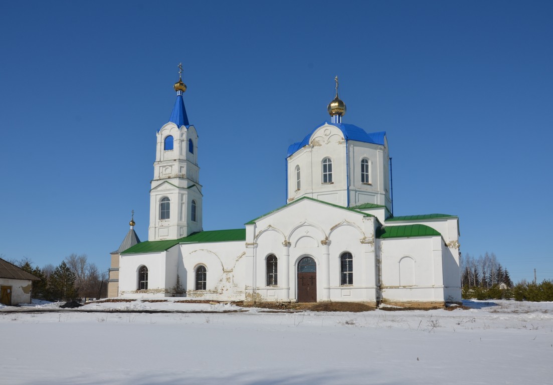Церковь Введения во храм Пресвятой Богородицы, Вышнее Ольшаное (Должанский район, Орловская область). фасады, Южный фасад
