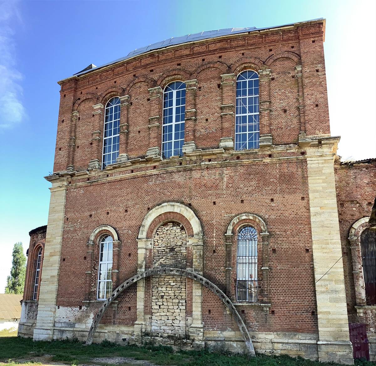 Основной объем, вид с севера, архитектурные детали. Церковь Сергия Радонежского, Сергиевское (Ливенский район и г. Ливны, Орловская область)