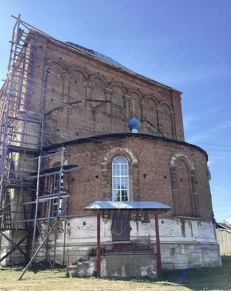 Вид с юго-востока, архитектурные детали. Церковь Сергия Радонежского, Сергиевское (Ливенский район и г. Ливны, Орловская область)