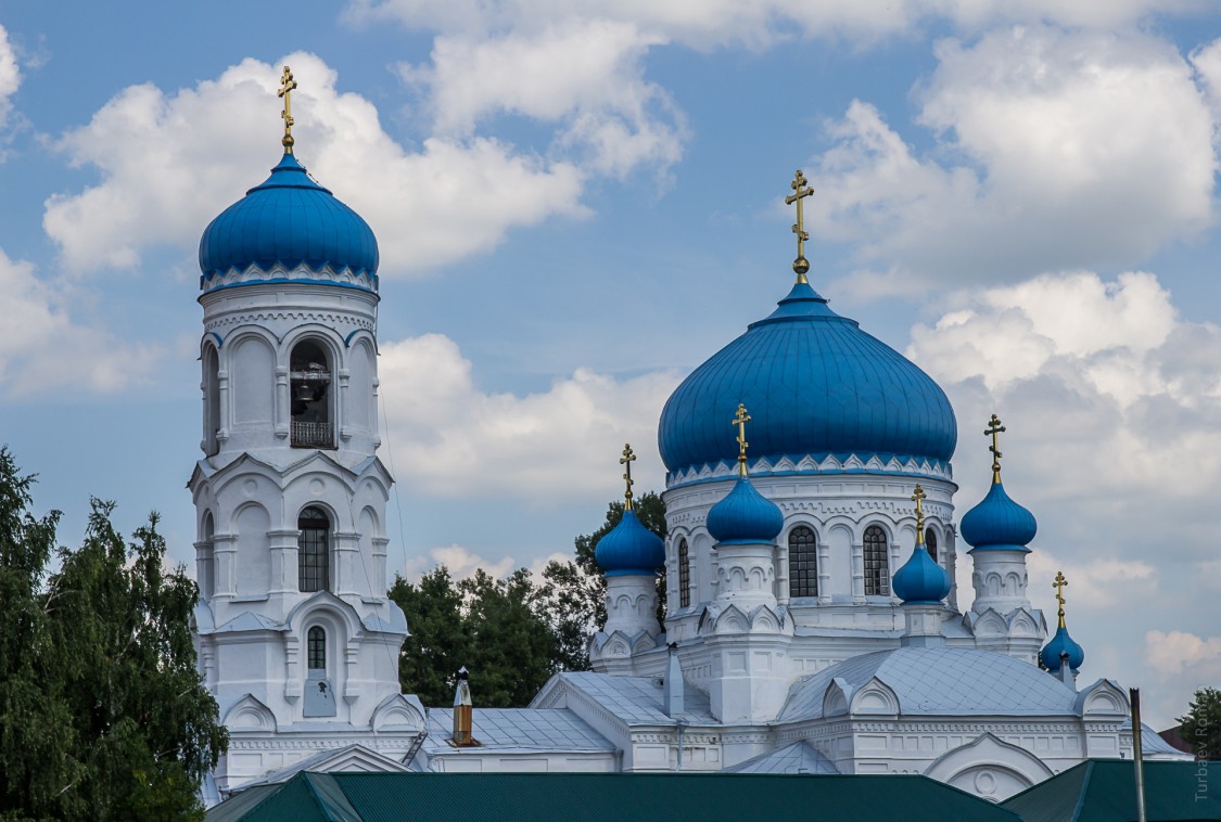 Бийск. Кафедральный собор Успения Пресвятой Богородицы. фасады