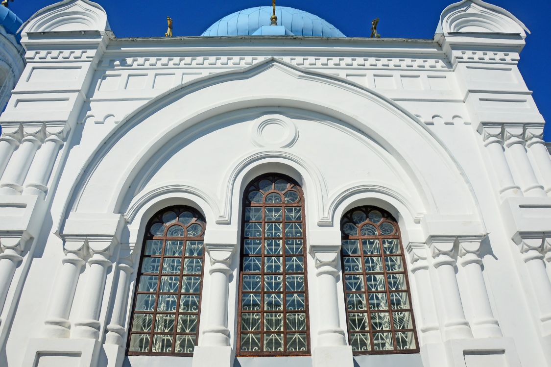 Кафедральный собор Успения Пресвятой Богородицы, Бийск (Бийский район и г. Бийск, Алтайский край). архитектурные детали