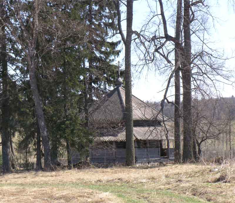 Часовня Спаса Преображения, Глазуново (Старицкий район, Тверская область). общий вид в ландшафте