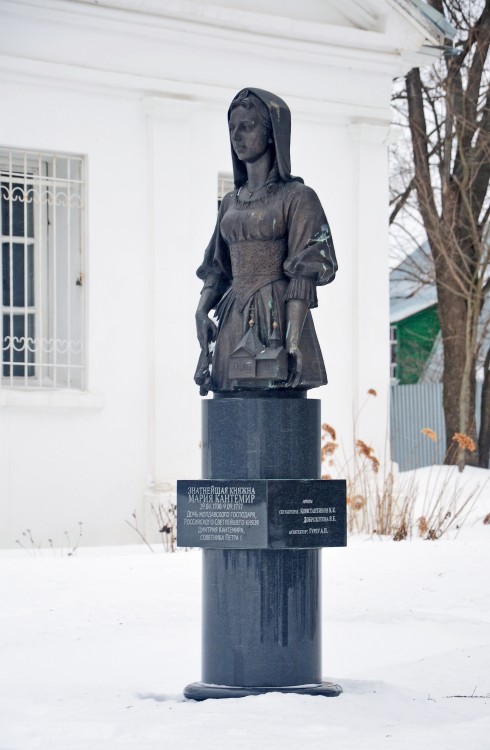 Церковь Марии Магдалины, Улиткино (Лосино-Петровский городской округ и ЗАТО Звёздный городок, Московская область). художественные фотографии, скульптура княжны Марии Кантемир, на средства которой была выстроена эта церковь