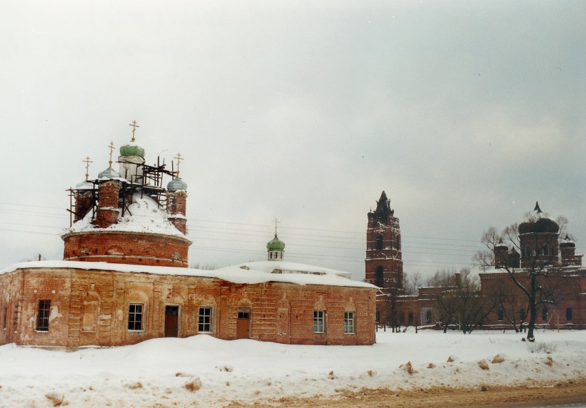 Саввино. Церковь Троицы Живоначальной (старая). фасады