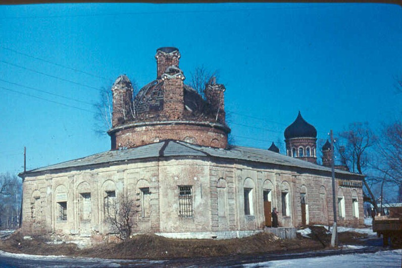 Саввино. Церковь Троицы Живоначальной (старая). фасады, фото 1988 г