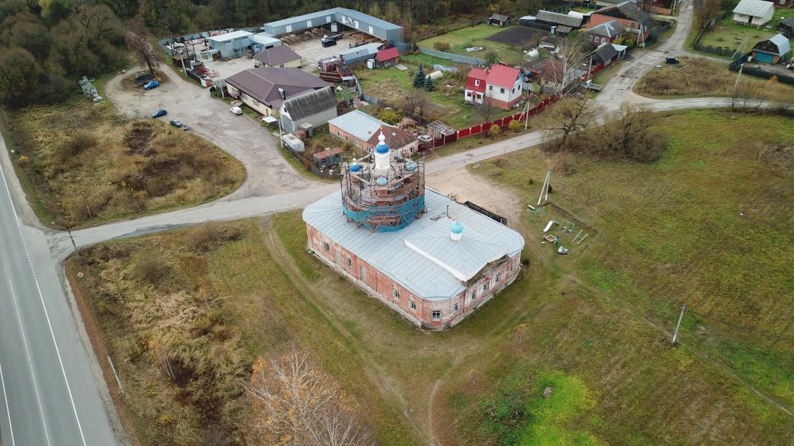 Церковь Троицы Живоначальной (старая), Саввино (Егорьевский городской округ, Московская область). общий вид в ландшафте