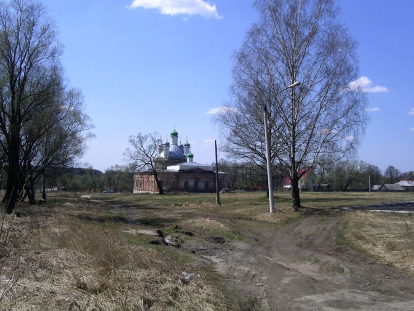 Церковь Троицы Живоначальной (старая), Саввино (Егорьевский городской округ, Московская область). общий вид в ландшафте, вид с востока