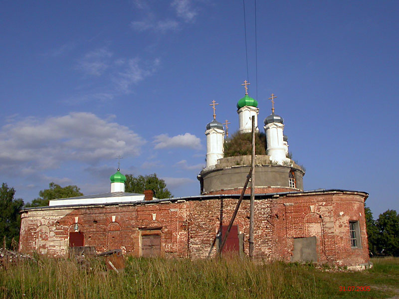 Саввино. Церковь Троицы Живоначальной (старая). фасады