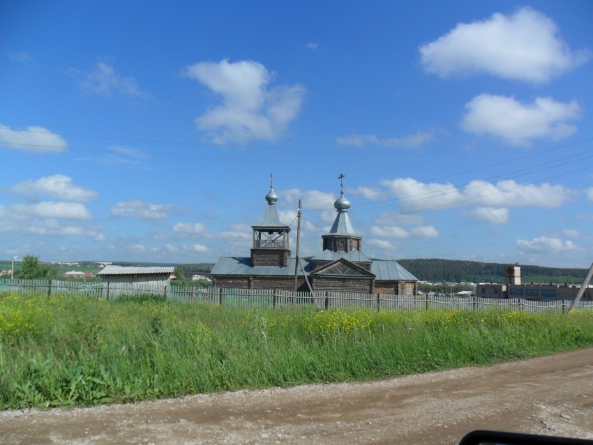 Церковь Космы и Дамиана, Малая Бугульма (Бугульминский район, Республика Татарстан). общий вид в ландшафте