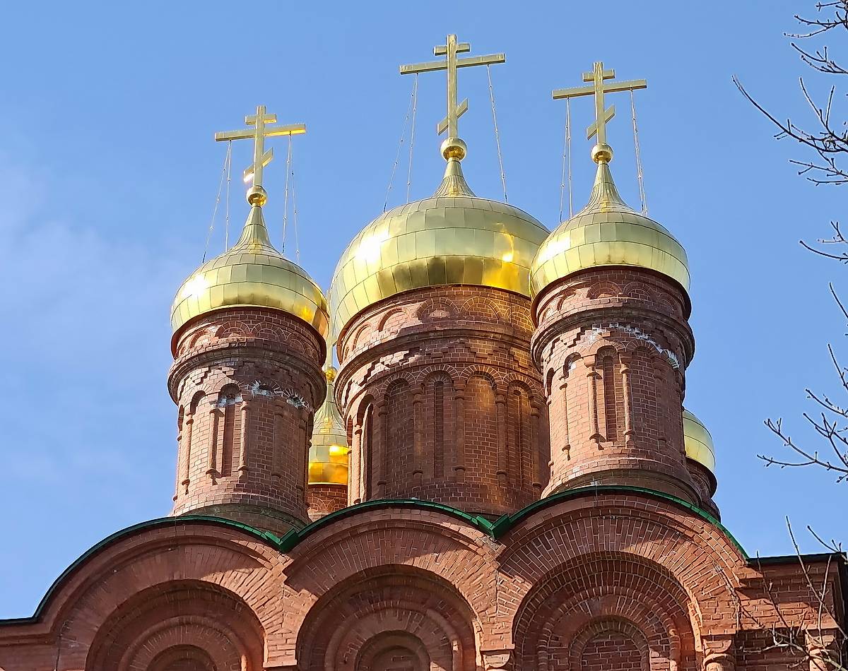 Завершение основного объема, вид с востока, архитектурные детали. Церковь Успения Пресвятой Богородицы в Филимонках, Филимонки (Новомосковский административный округ (НАО), г. Москва)