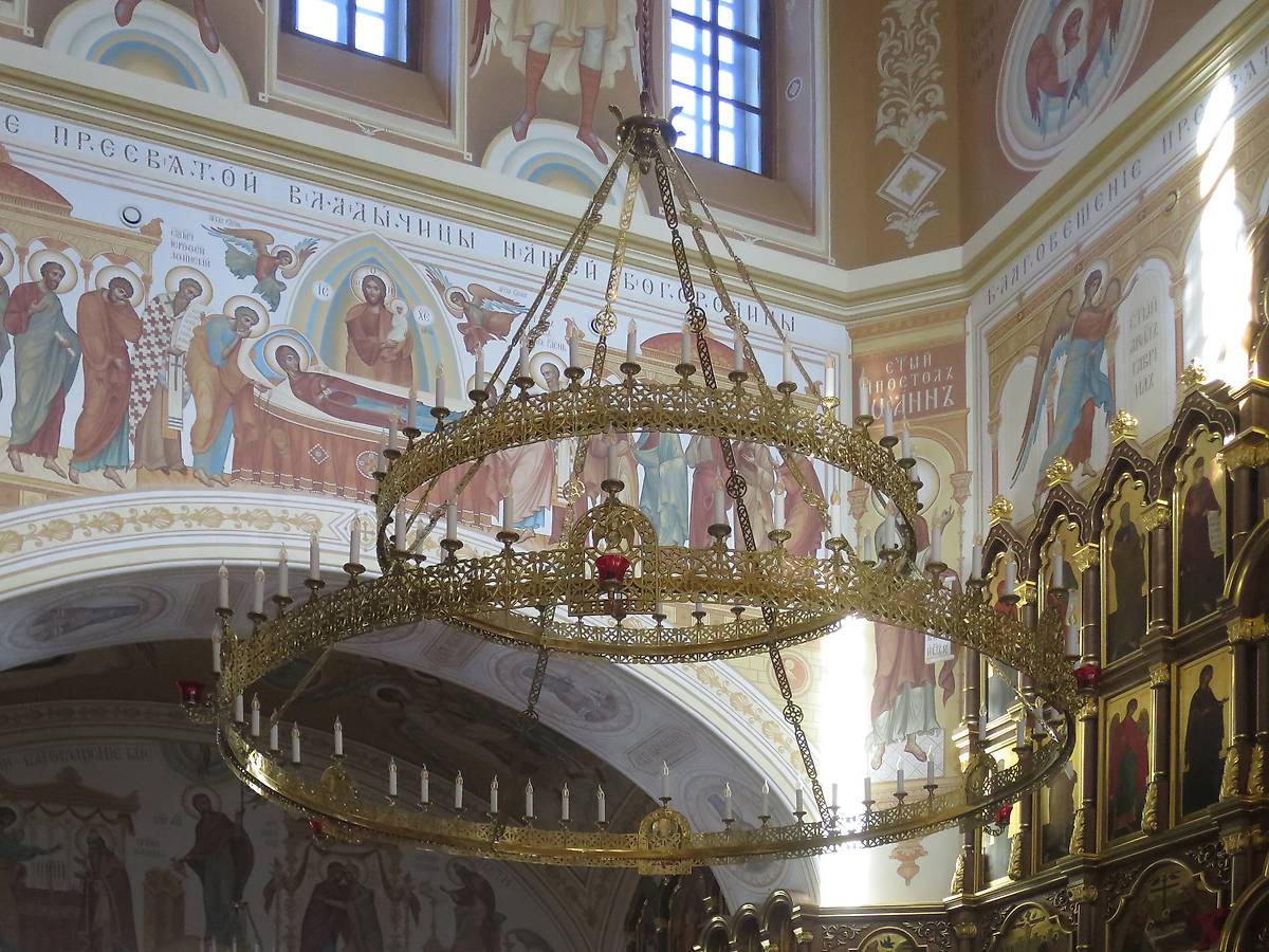 Паникадило, интерьер и убранство. Церковь Успения Пресвятой Богородицы в Филимонках, Филимонки (Новомосковский административный округ (НАО), г. Москва)