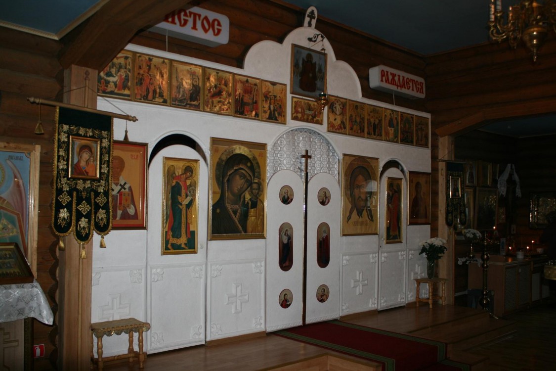 Церковь Смоленской иконы Божией Матери, Сыктывкар (Сыктывкар, город, Республика Коми). интерьер и убранство