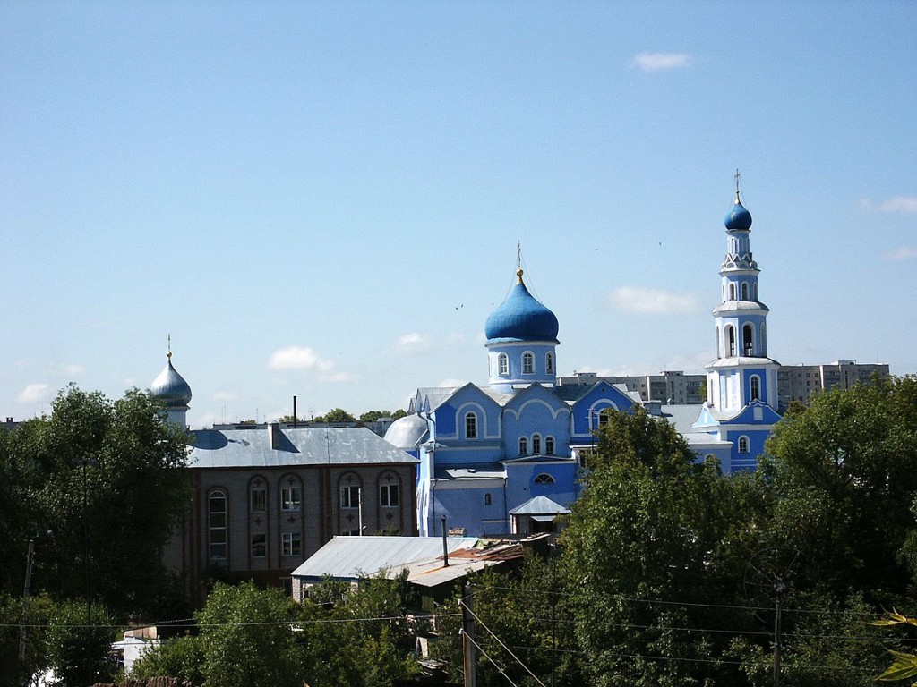 Бугульма. Церковь Казанской иконы Божией Матери. общий вид в ландшафте