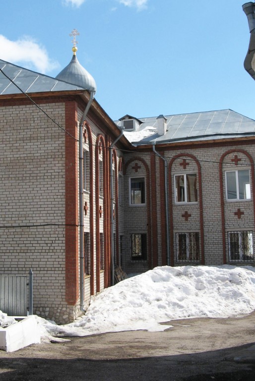 Церковь Казанской иконы Божией Матери, Бугульма (Бугульминский район, Республика Татарстан). дополнительная информация, Строящееся здание воскресной школы на территории храма